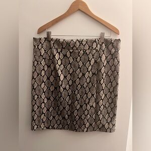 Michael Kors Snakeskin Print Skirt XL✨